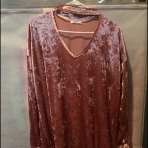 Medium velvet top